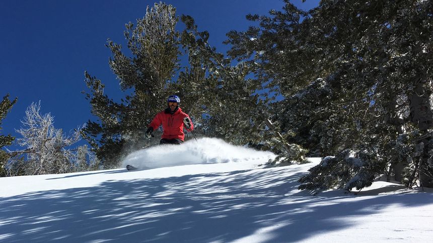 powder skiing of the Sky Chair Heavenly Mountain Resort