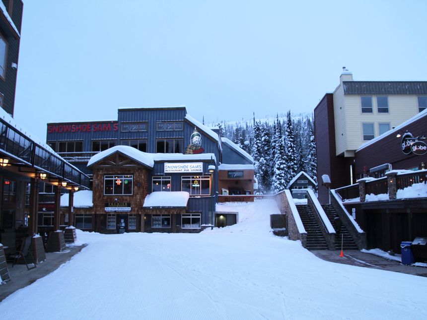 Big White Restaurants & Nightlife Review 2024/25 SnowPak