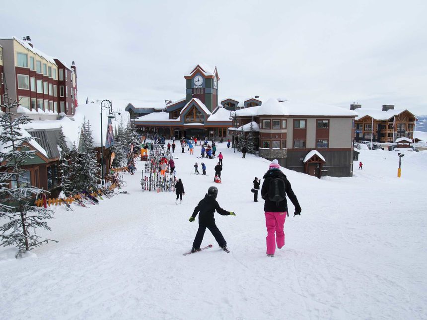ski in ski out village Big White