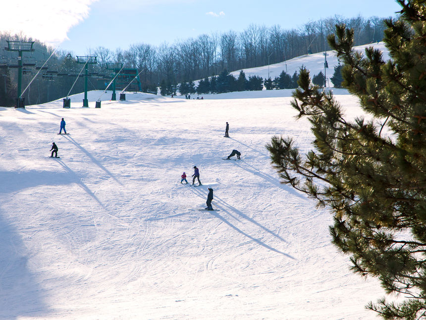 7 Best Ski Resorts in Ontario, 2022