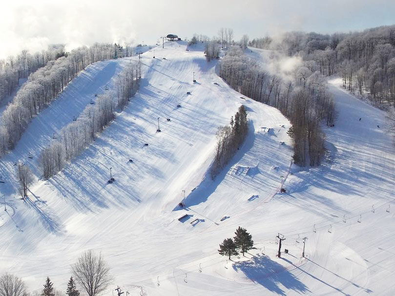 The 5 Best Ski Resorts Near Toronto UPDATED 2021/22