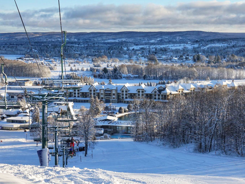 The 7 Best Midwest Ski Resorts, 2023/24